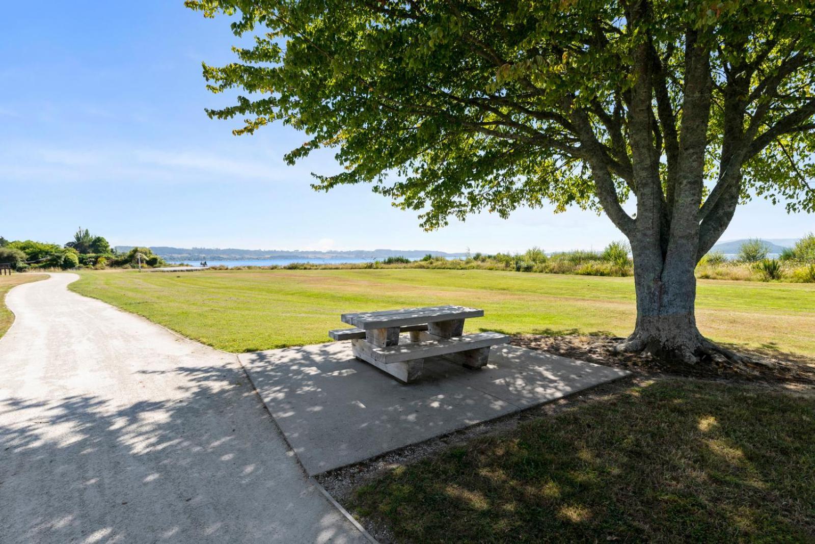 Ngongotaha Lakeside Home Rotorua Luaran gambar